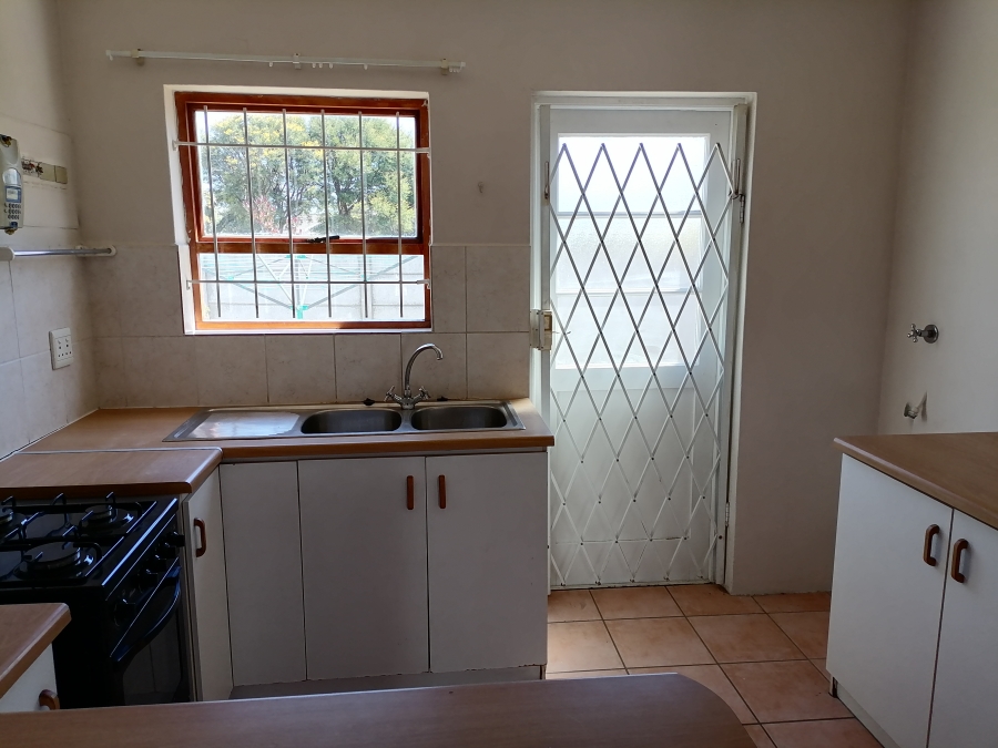 2 Bedroom Property for Sale in Guldenland Western Cape